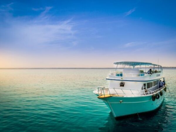 Hurghada private yacht with optional lunch and drinks